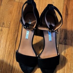 Chic Black Ankle Strap Heels